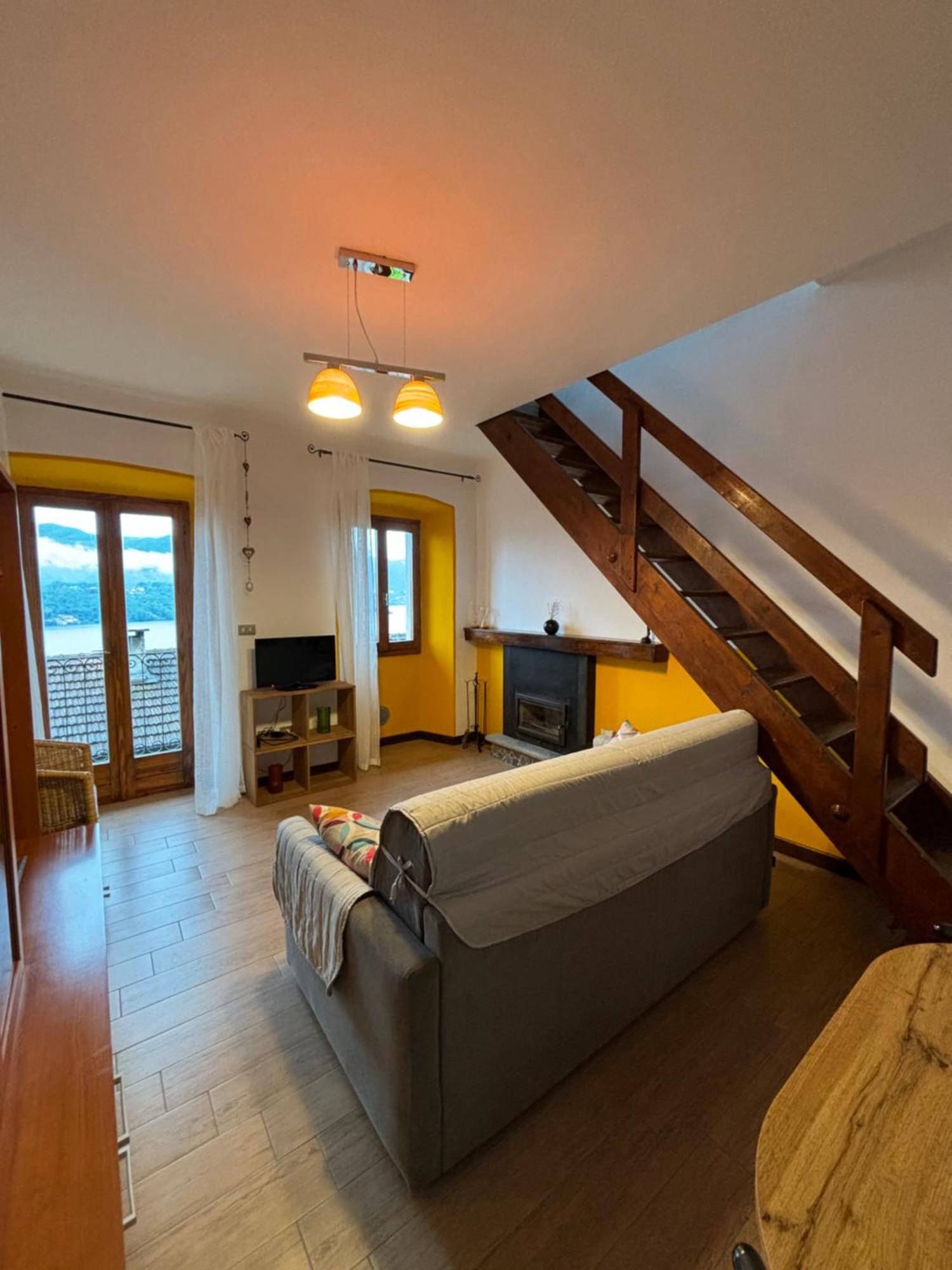 Casa Zoe Apartment Ameno Exterior photo